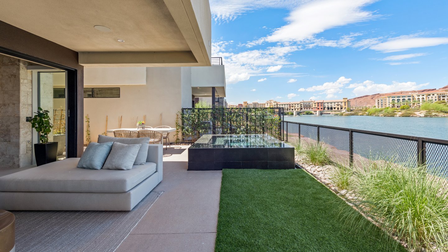 Lake Las Vegas Homes Shoreline Elevar Yard scaled