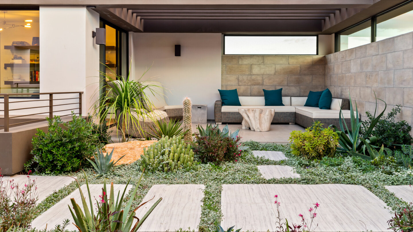 Blue Heron Portfolio Pavet Outdoor Seating