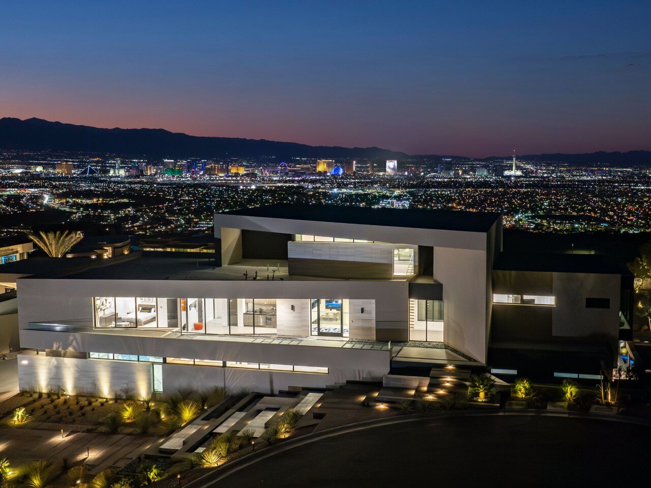 Investors Are Eyeing Luxury Vegas Real Estate